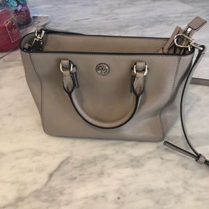 Brand New Tory Burch Robinson Mini Square Bag
